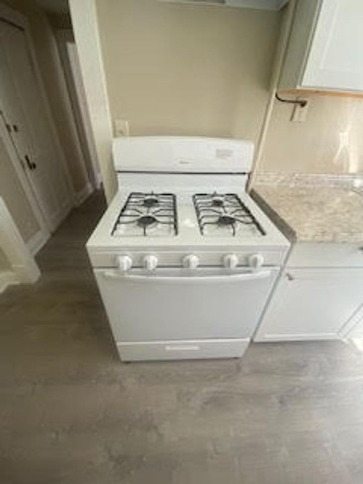 627 Arizona Ave #7 - Photo 7 of 17