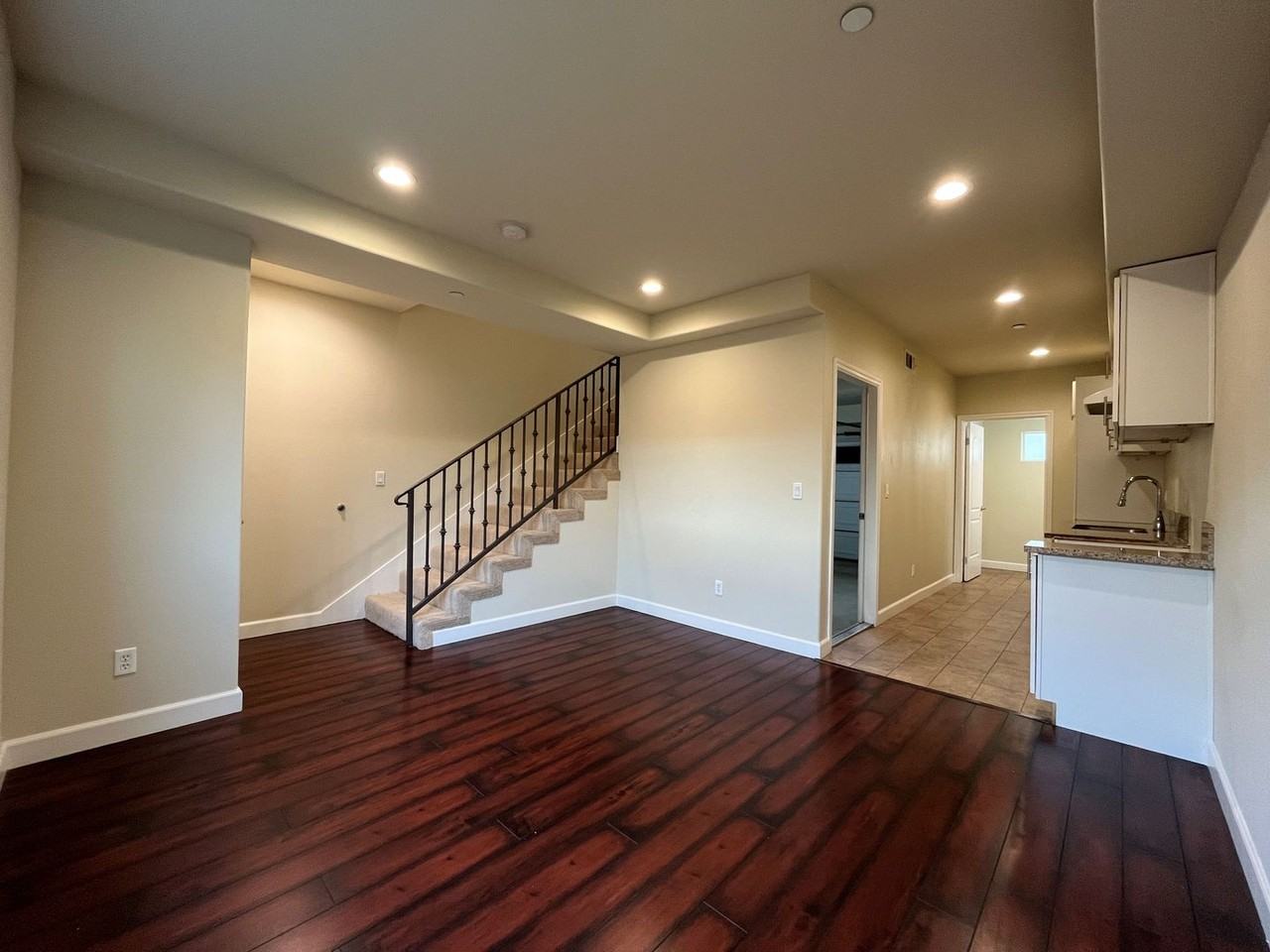 1407 Celis St - Photo 2 of 10
