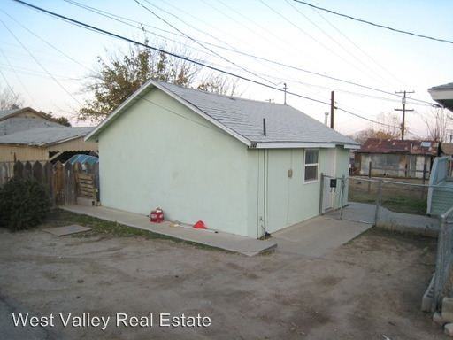 340 F St - Photo 2 of 15