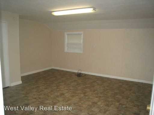 340 F St - Photo 3 of 15