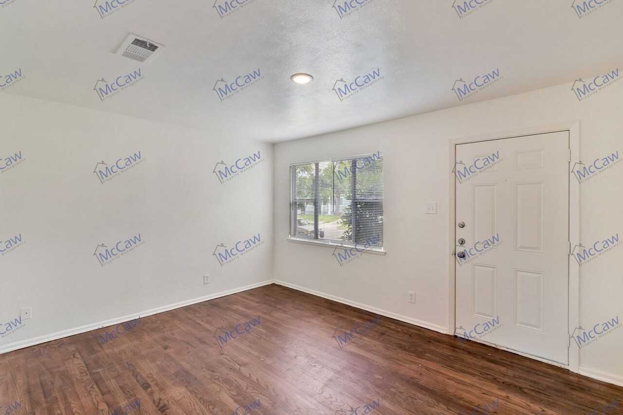 2848 Beasley Dr - Photo 2 of 13