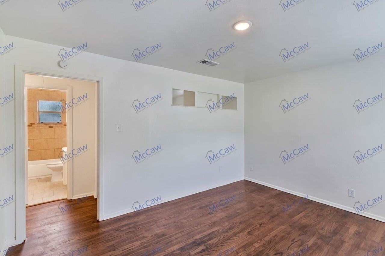 2848 Beasley Dr - Photo 3 of 13