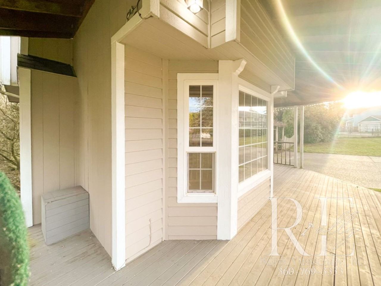 2745 Mckinley Pl Se - Photo 3 of 36