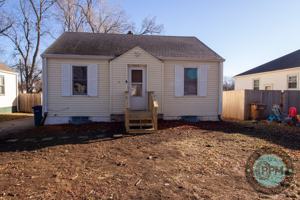 featured image of 2527 Madison St