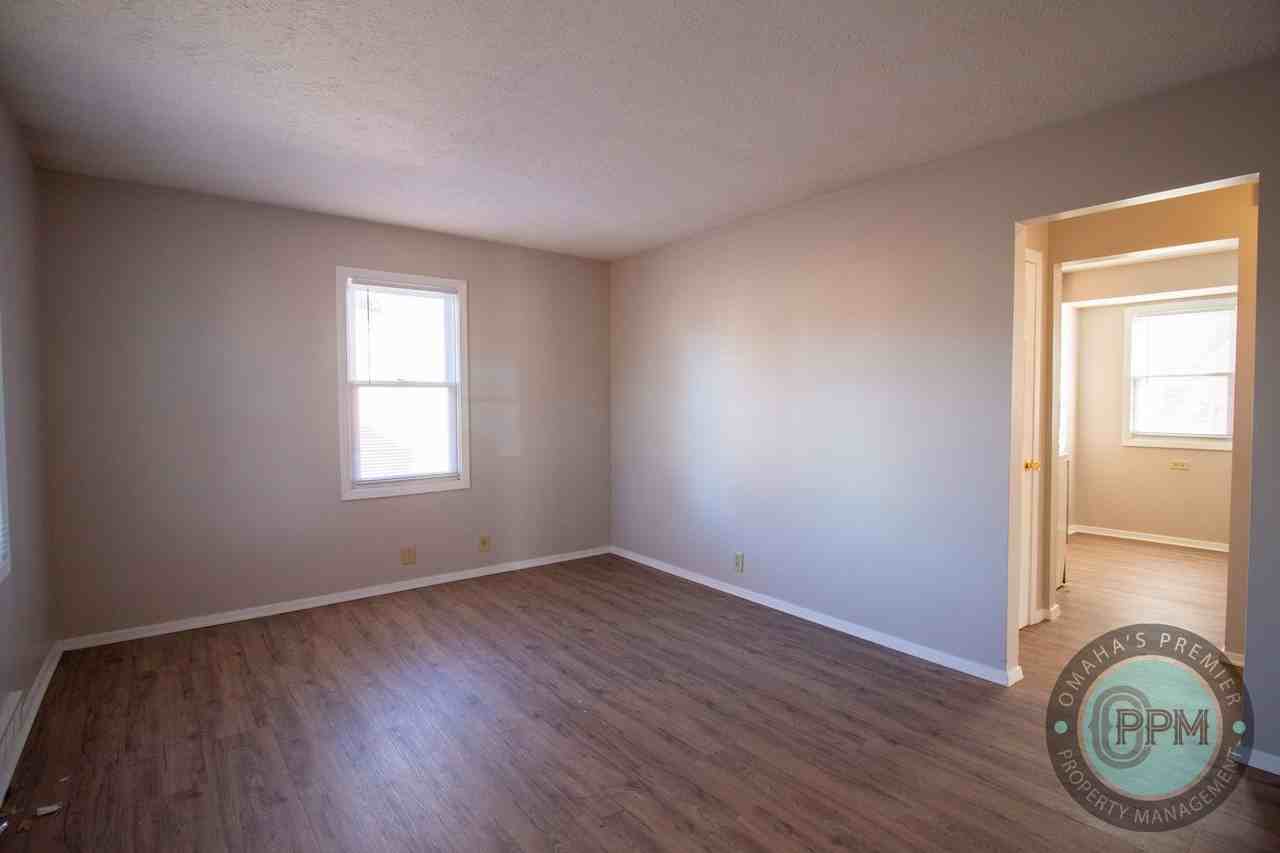 2527 Madison St - Photo 3 of 34