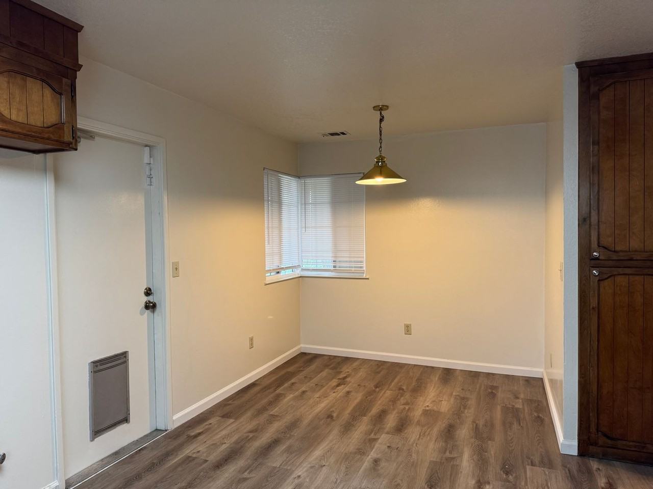 9717 Treetop Dr - Photo 4 of 25