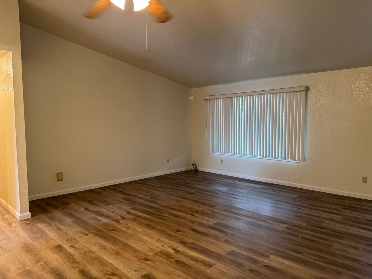 9717 Treetop Dr - Photo 5 of 25