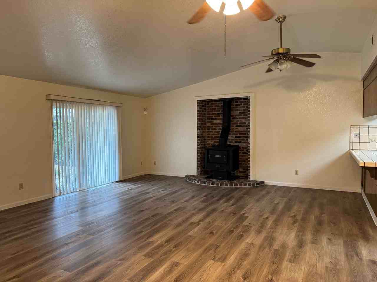 9717 Treetop Dr - Photo 6 of 25