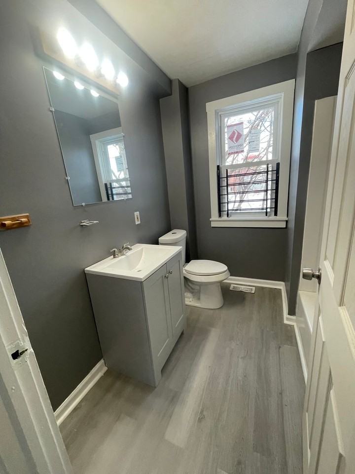 9021 Harris Ct - Photo 3 of 33