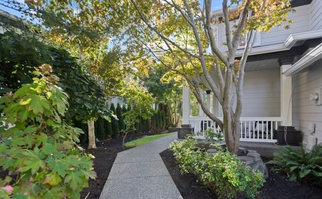 719 239th Ln Se - Photo 3 of 31