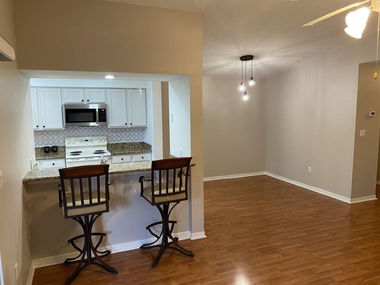 196 Riverbend Dr #201 - Photo 3 of 23