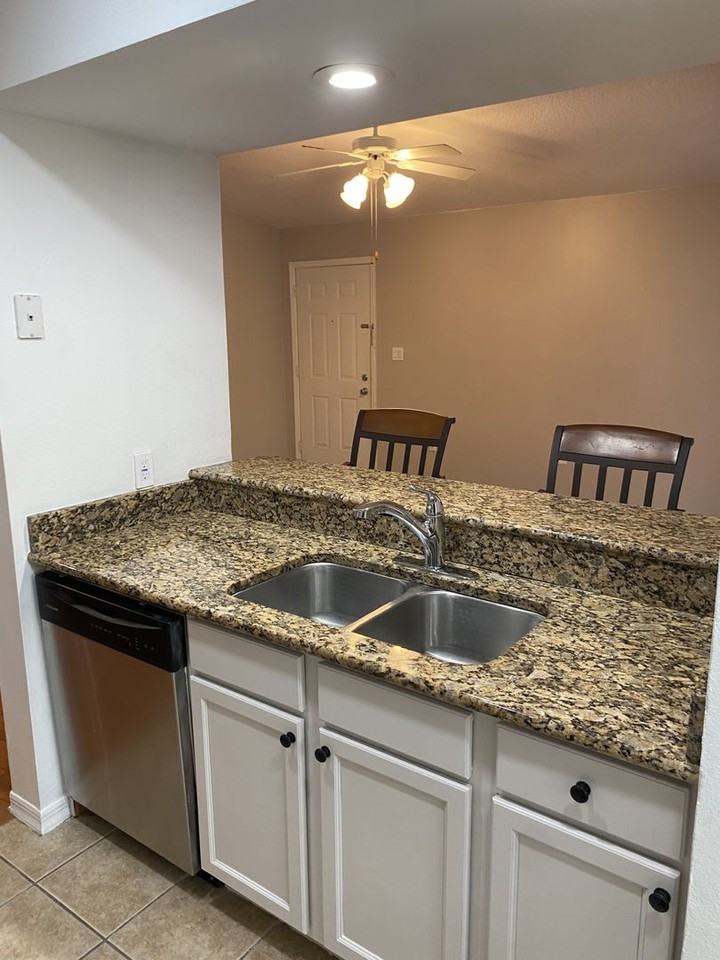 196 Riverbend Dr #201 - Photo 7 of 23