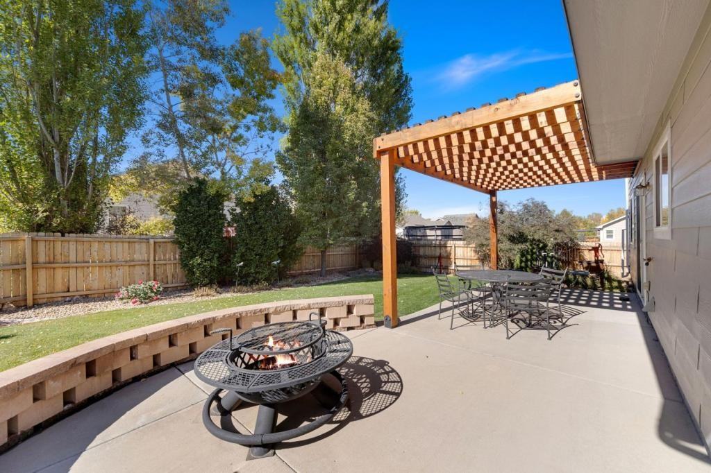 326 Moss Rock Way - Photo 5 of 24