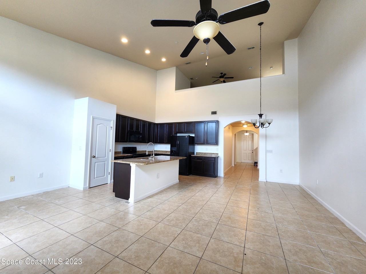 132 Clemente Dr #1 - Photo 4 of 20