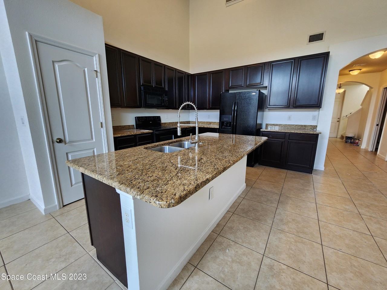 132 Clemente Dr #1 - Photo 3 of 20