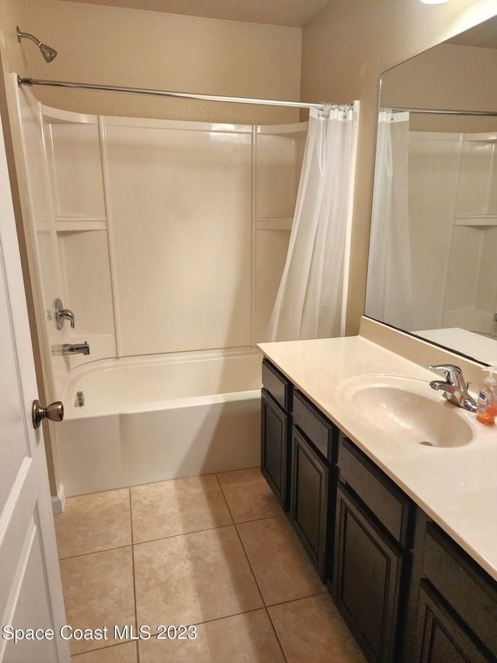 132 Clemente Dr #1 - Photo 4 of 20