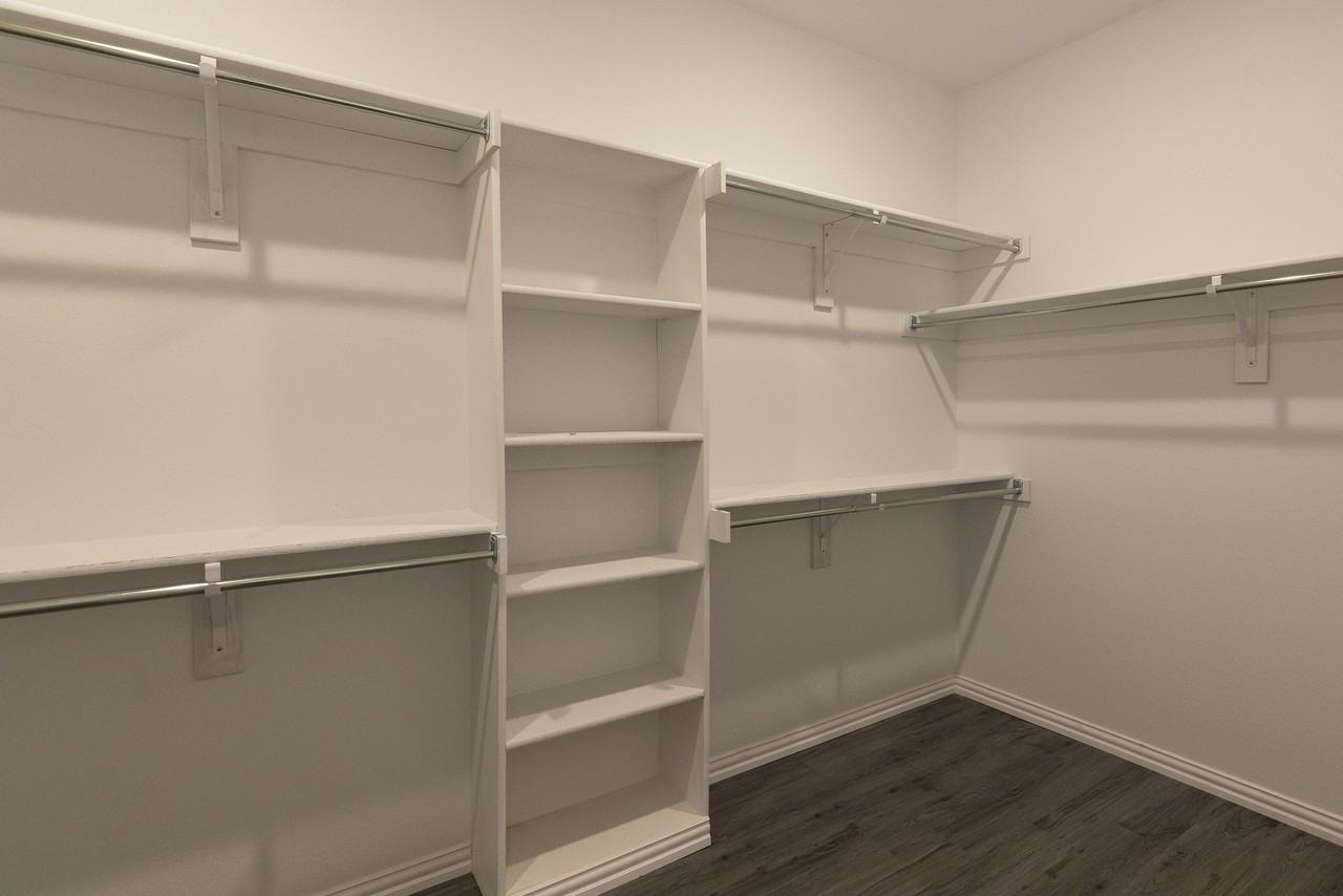 13 Redwood Dr - Photo 2 of 10