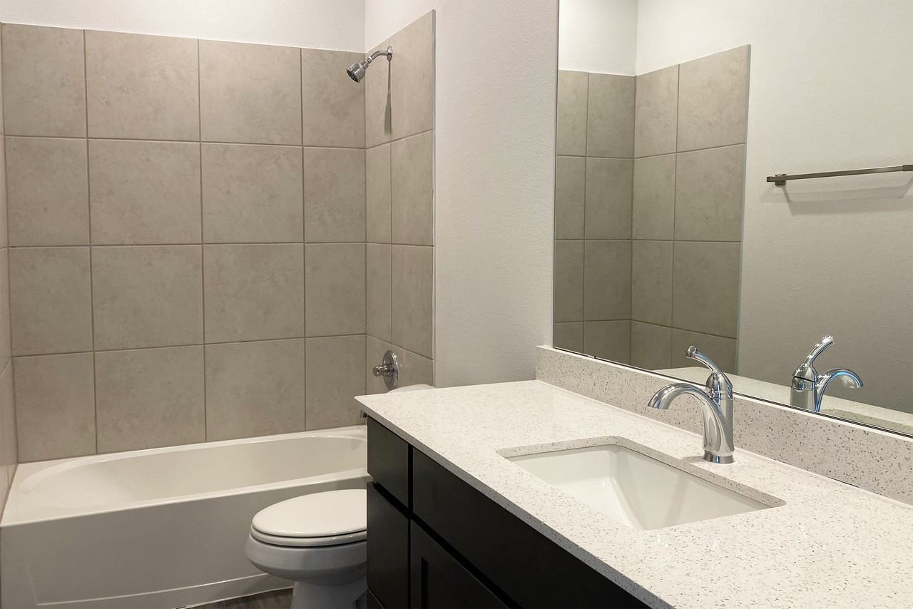 13 Redwood Dr - Photo 3 of 10