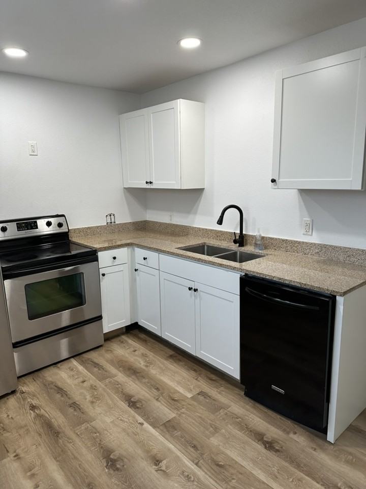 127 Browning Dr #127E - Photo 5 of 7