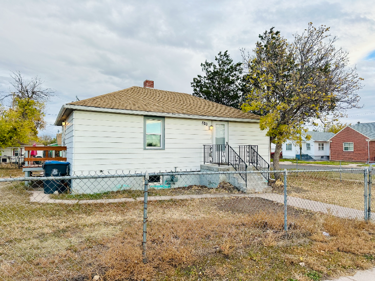 520 E 7th St - Photo 2 of 15