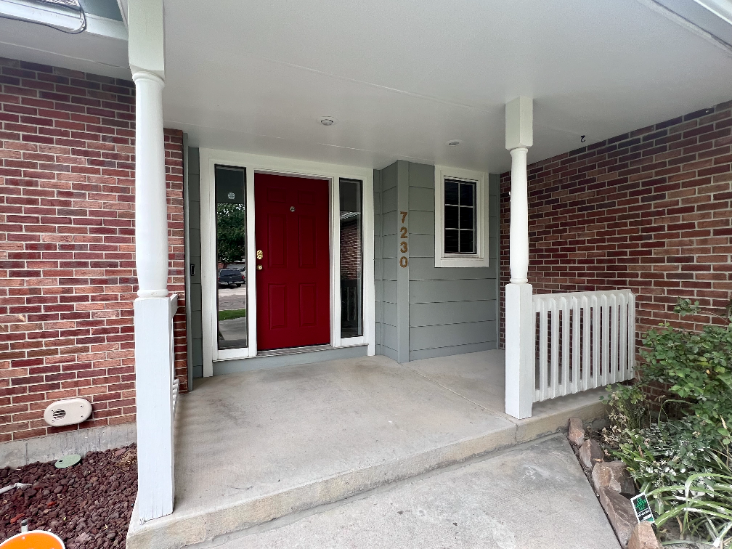 7230 Bridle Dr - Photo 3 of 50