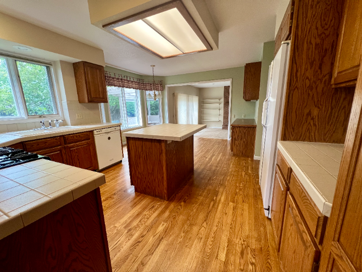 7230 Bridle Dr - Photo 6 of 50