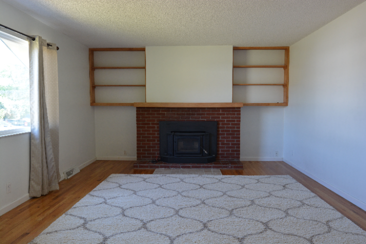827 Golden Hill St - Photo 2 of 24