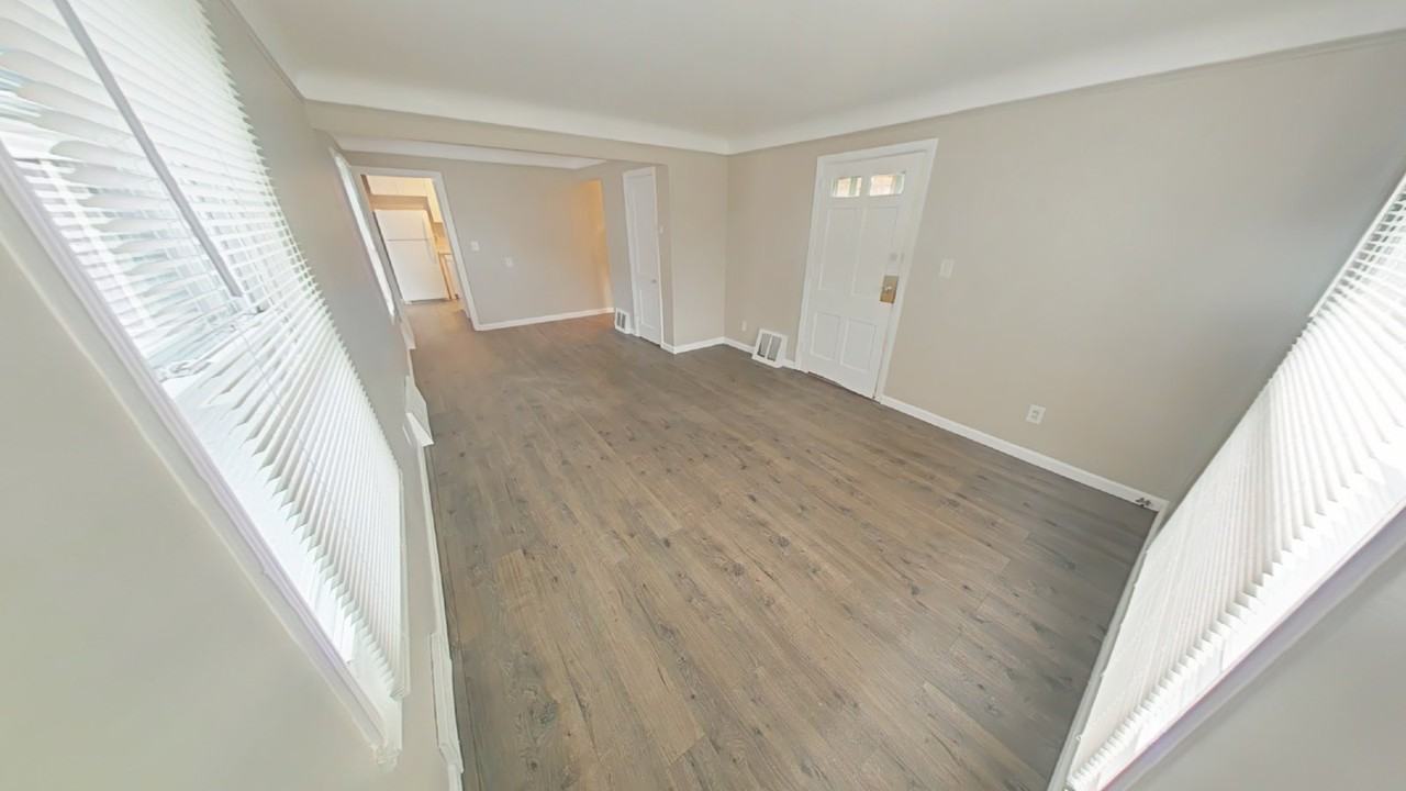 22006 Saxony Ave - Photo 2 of 11