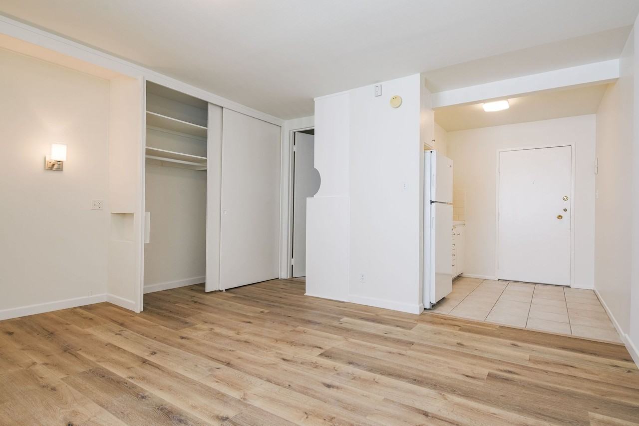 Cozy Apartment in Koreatown - Photo 6 of 12