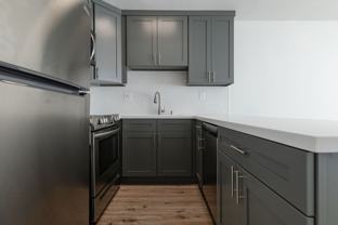 1 & 2 Bedroom Apartment in KoreaTown, Los Angeles with Balcony - Photo 1 of 1