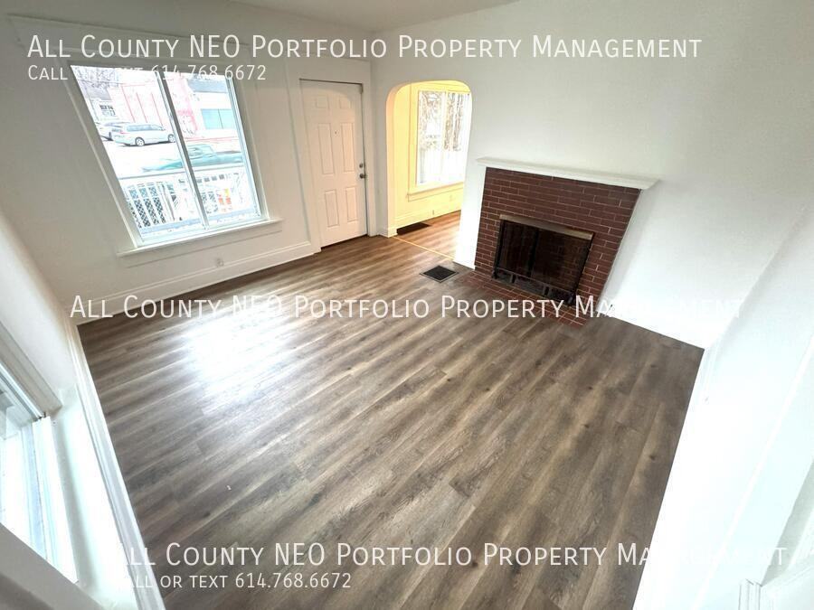 2690 Sullivant Ave - Photo 2 of 11