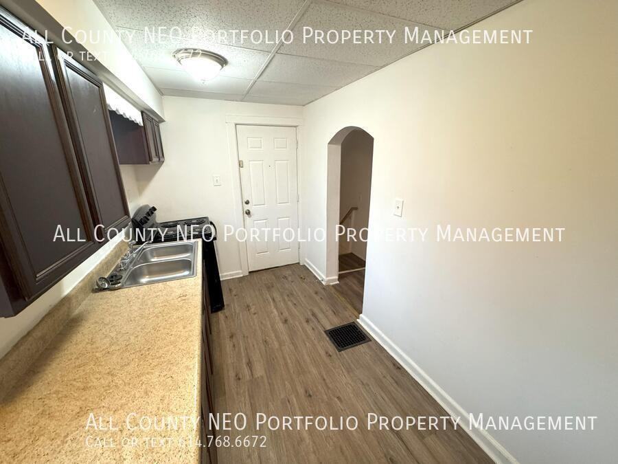 2690 Sullivant Ave - Photo 6 of 11