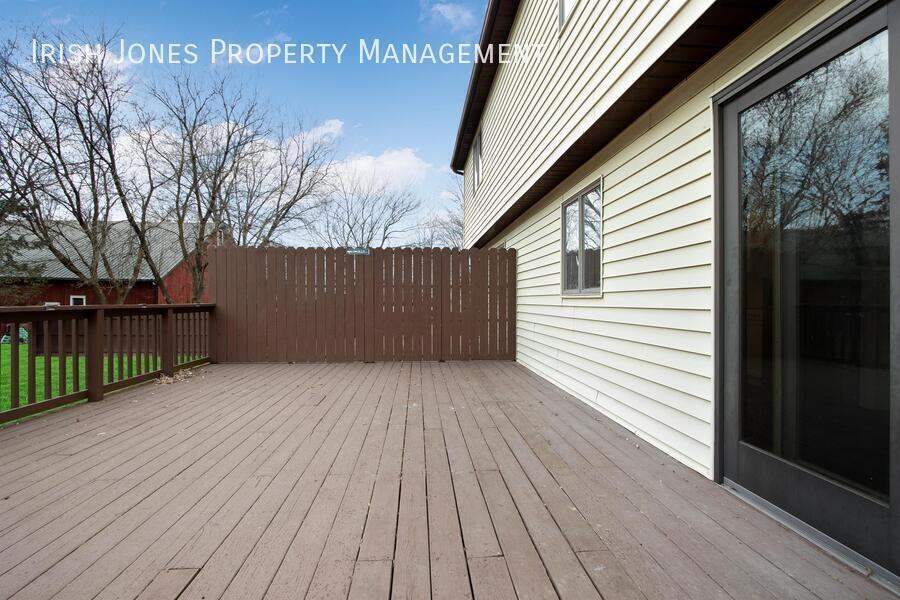 3884 Mapleton Rd #LEFT - Photo 2 of 20