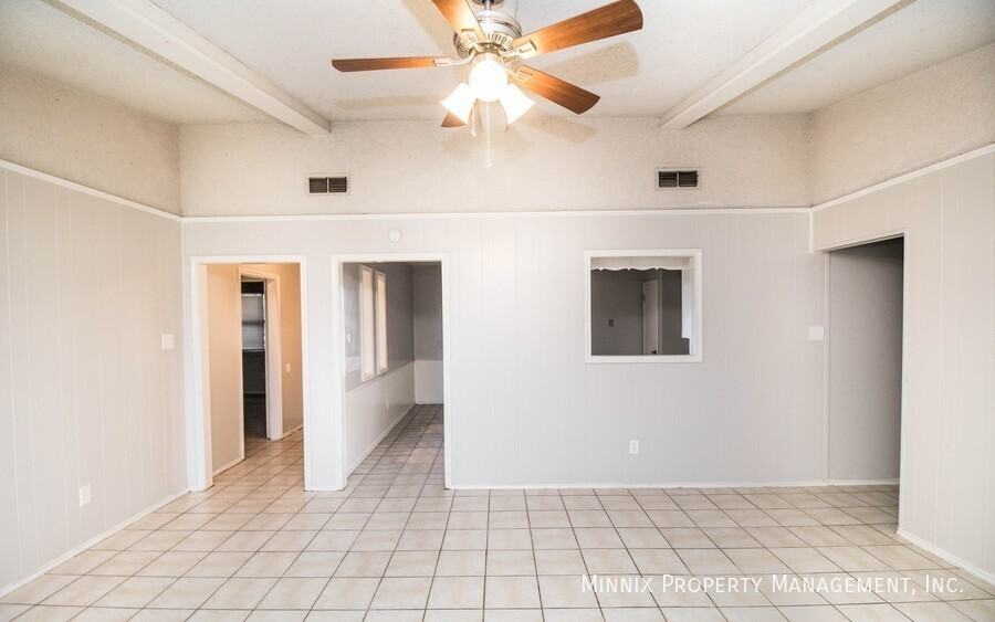 6111 10th Dr - Photo 6 of 33