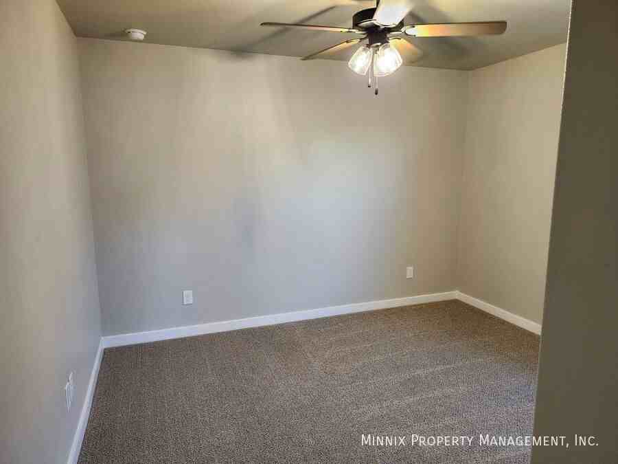 3203 Aberdeen Ave - Photo 4 of 22