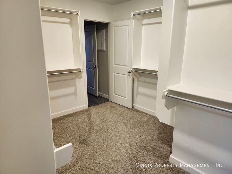 3203 Aberdeen Ave - Photo 5 of 22