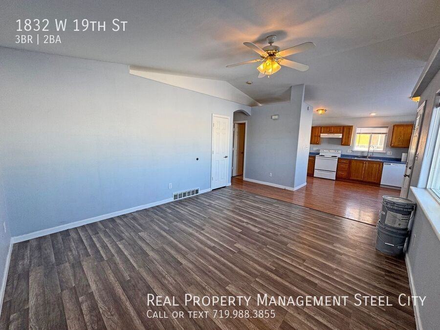 1832 W 19th St - Photo 2 of 19