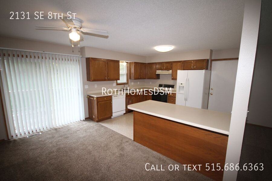 2131 Se 8th St - Photo 4 of 18