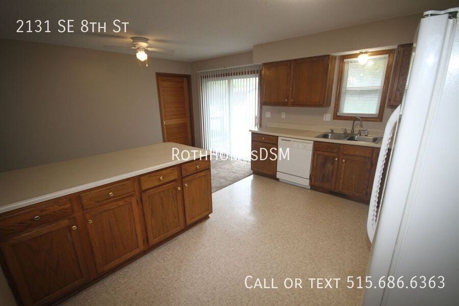 2131 Se 8th St - Photo 5 of 18