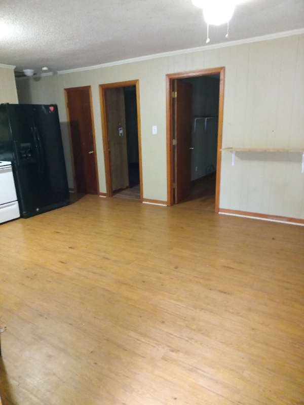 623 Lafayette St - Photo 4 of 20