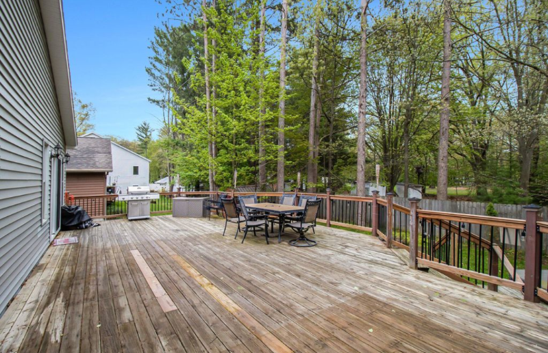 601 Sands St - Photo 2 of 15