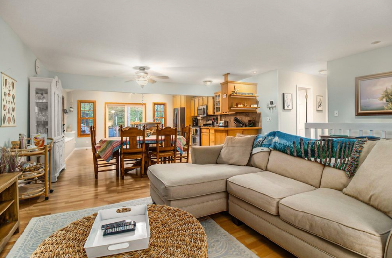 601 Sands St - Photo 3 of 15