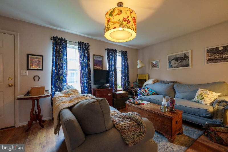 4 Weiser Ct - Photo 3 of 10