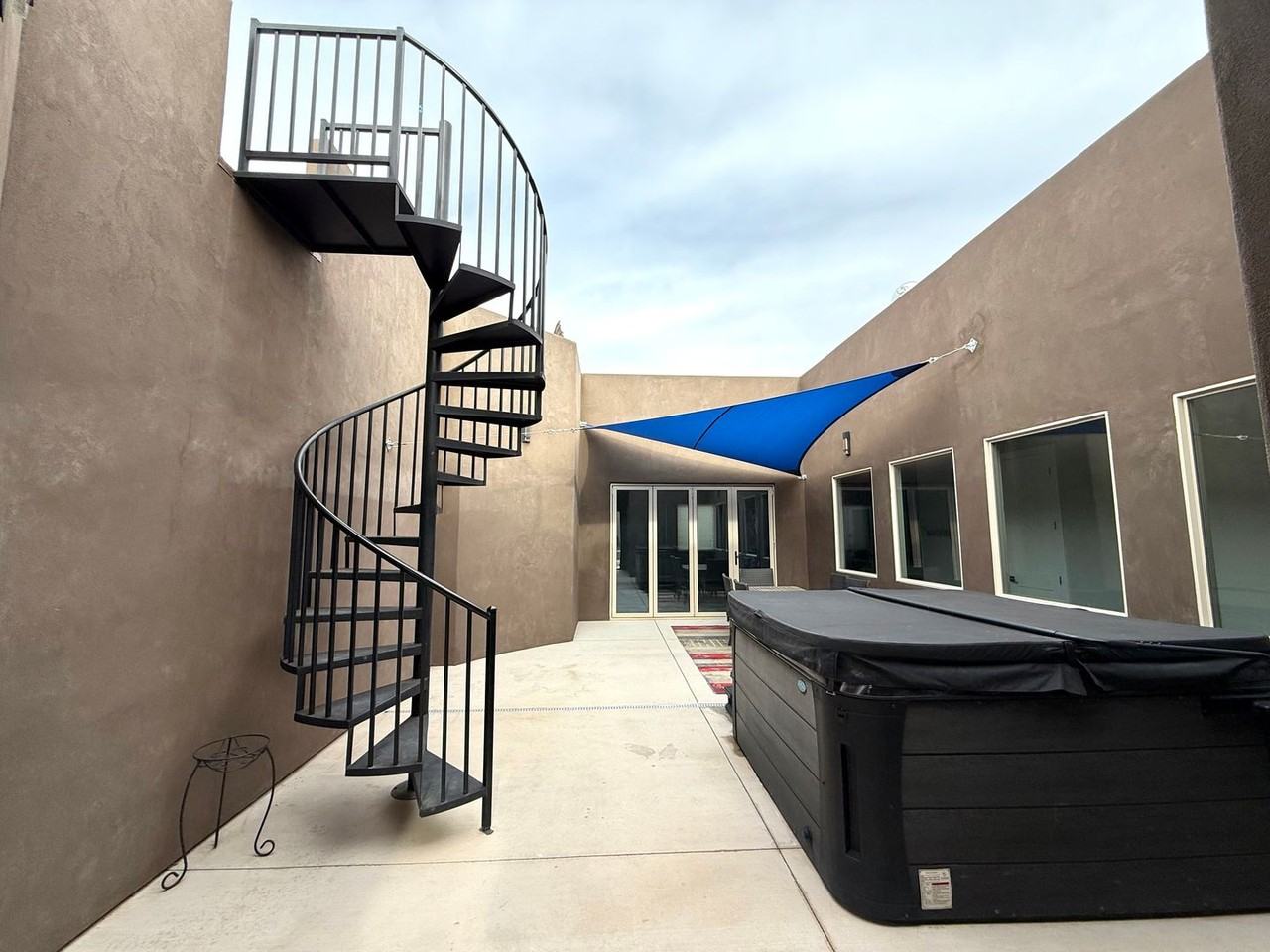 3271 S Retreat Dr - Photo 4 of 41