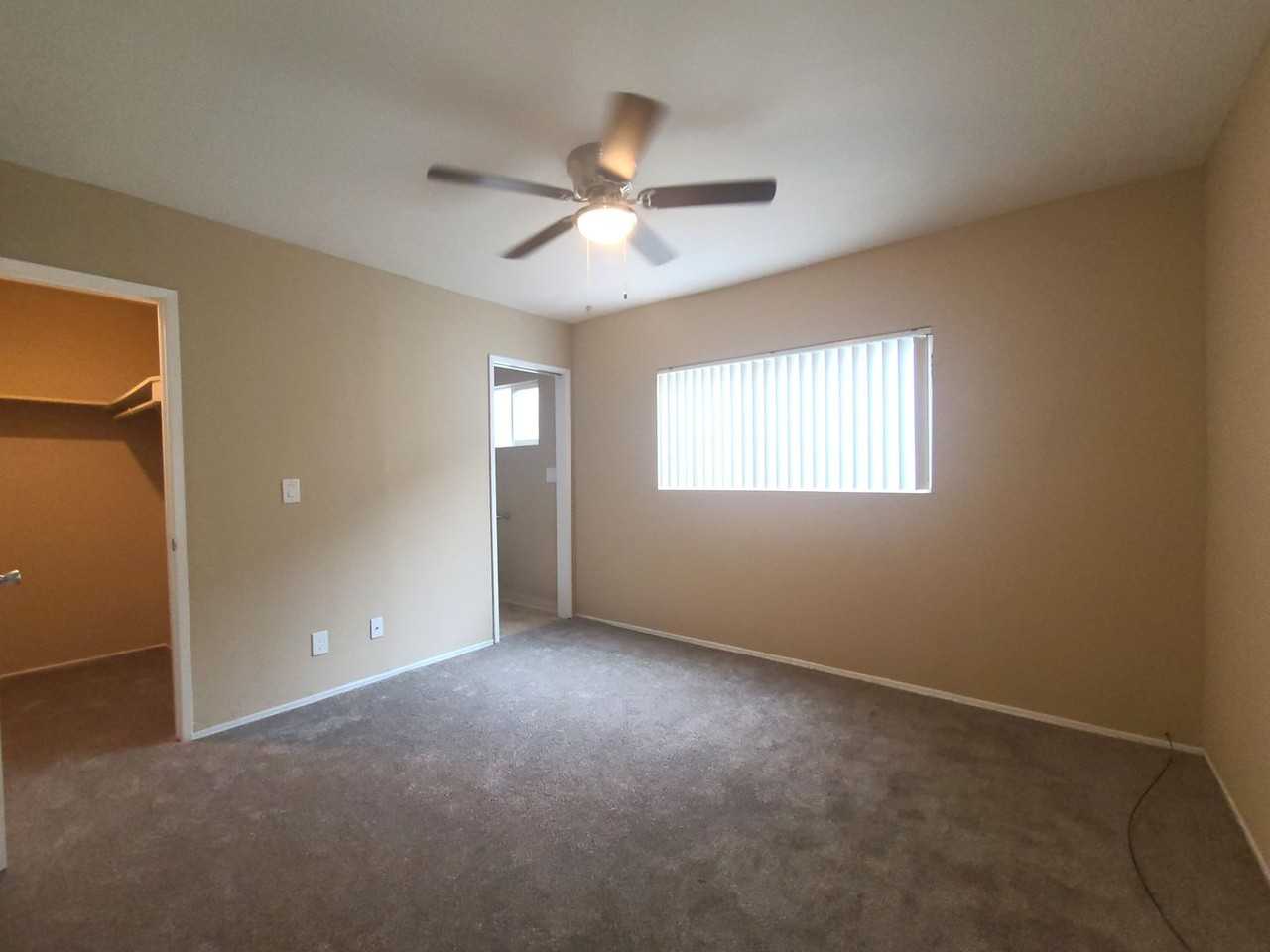 5065 W Point Loma Blvd #C - Photo 5 of 33