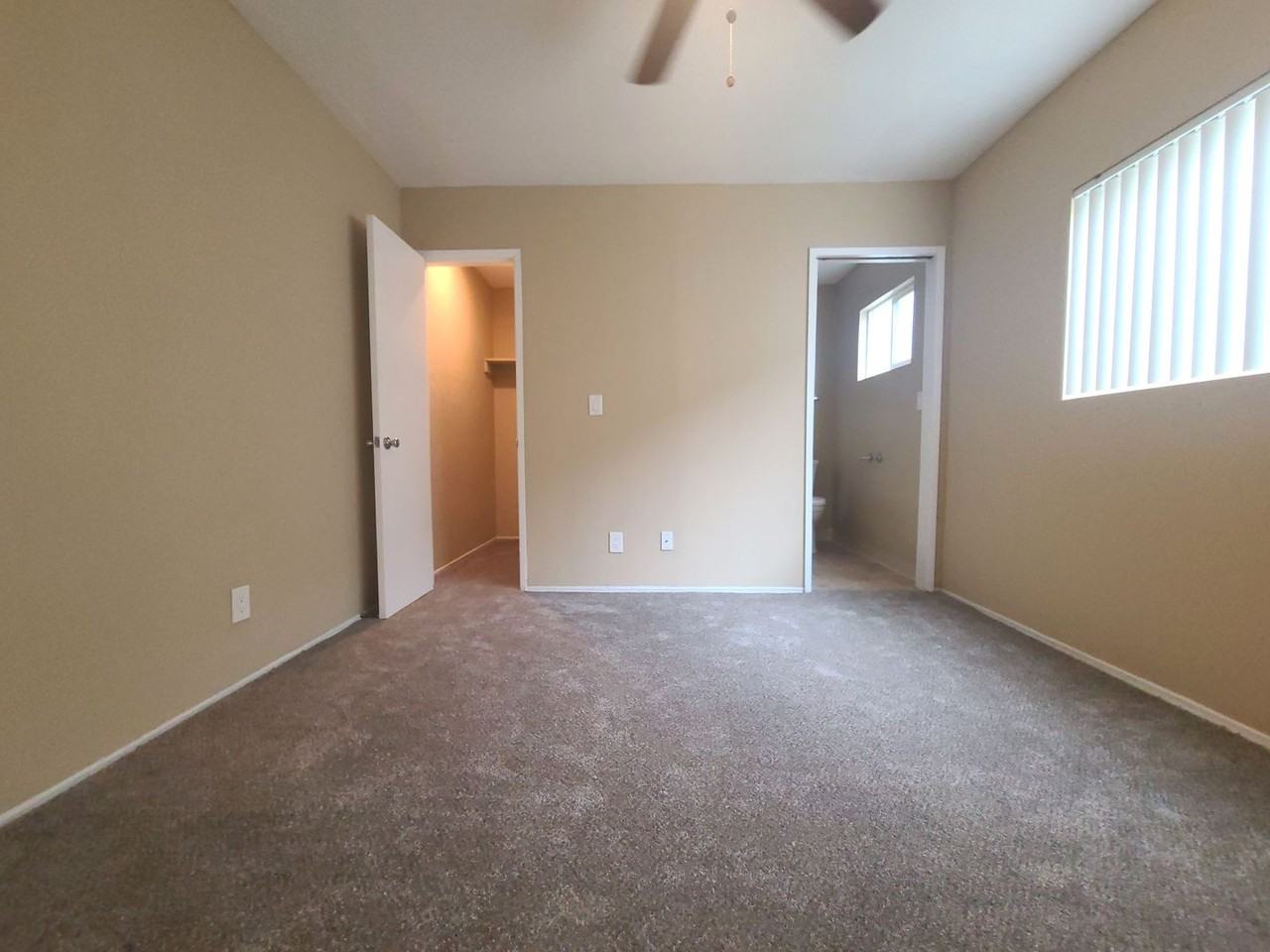 5065 W Point Loma Blvd #C - Photo 7 of 33
