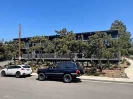 featured image of 615 Stratford Ct