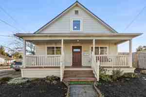 featured image of 8334 Se Taylor Ct
