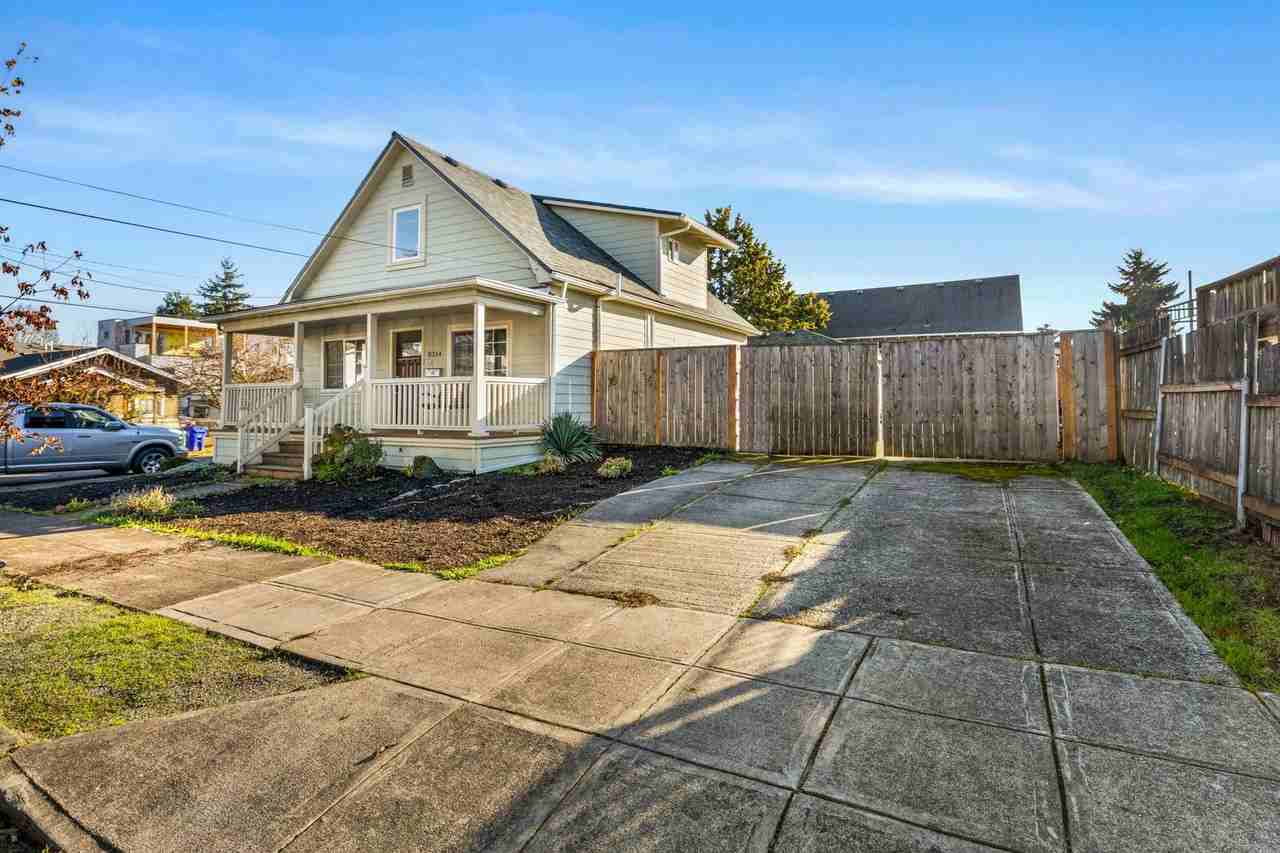 8334 Se Taylor Ct - Photo 6 of 50