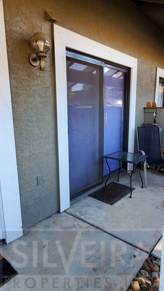 1140 Sumner Pl #B - Photo 3 of 22